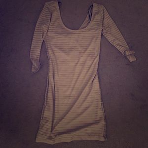 Cream simple quarter sleeved dress